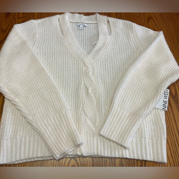 NWT Women's Nine West Ivory 
Twist-Front Cutout
Sweater Size Large - Picture 1 of 9